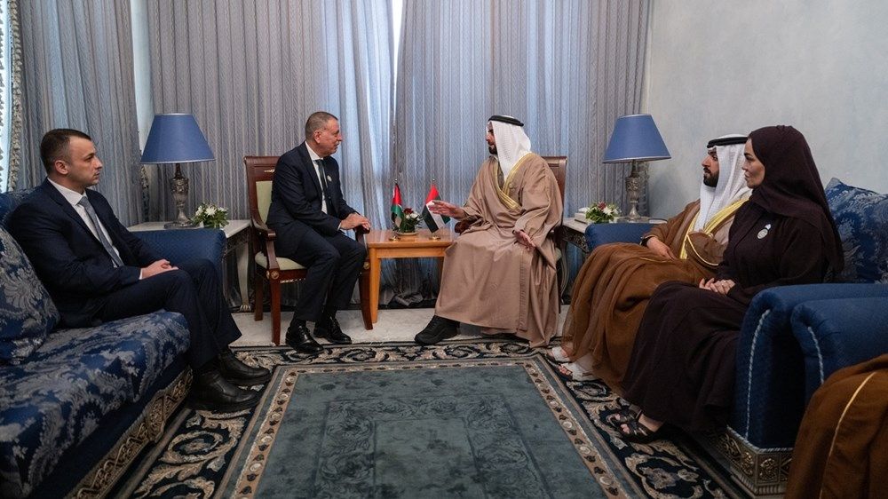 سيف بن زايد يلتقي عدداً من وزراء الداخلية ويبحث تعزيز التعاون المشترك