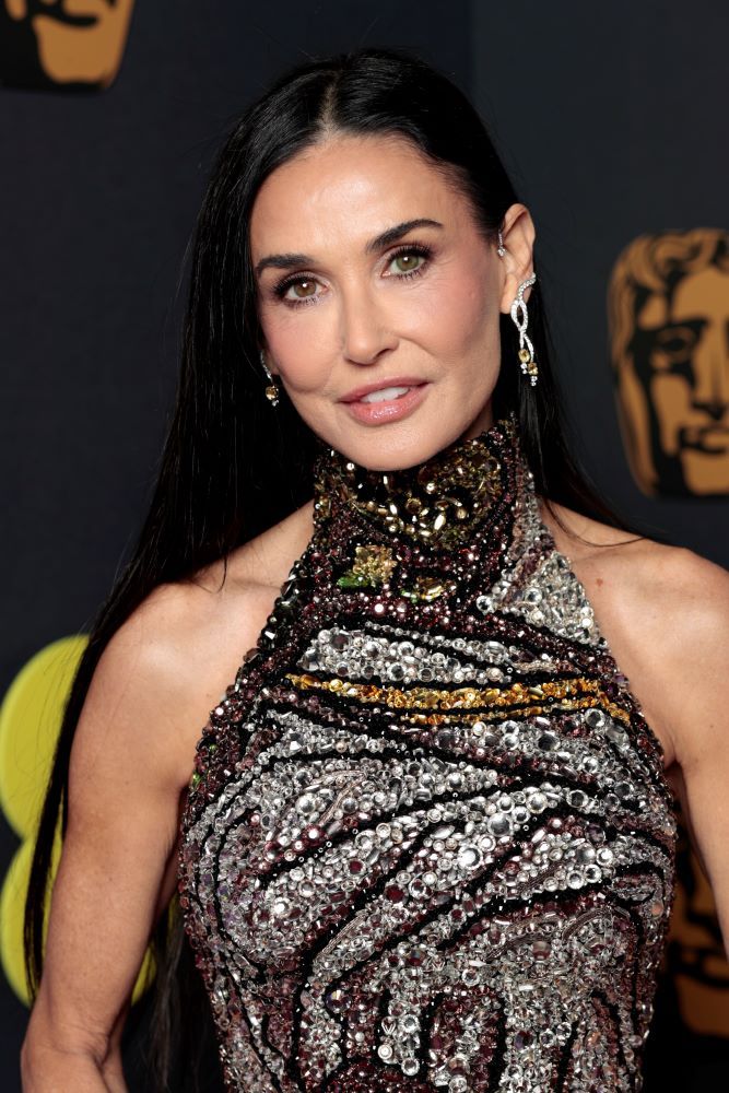 أبرز صيحات مكياج اعتمدتها النجمات في حفل جوائز البافتا 2025