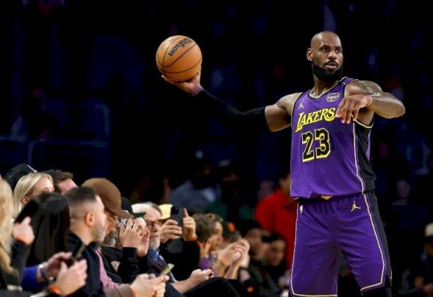 جيمس لا يزال يحتفظ بمكانه في مباراة كل النجوم رغم بلوغه سن الأربعين