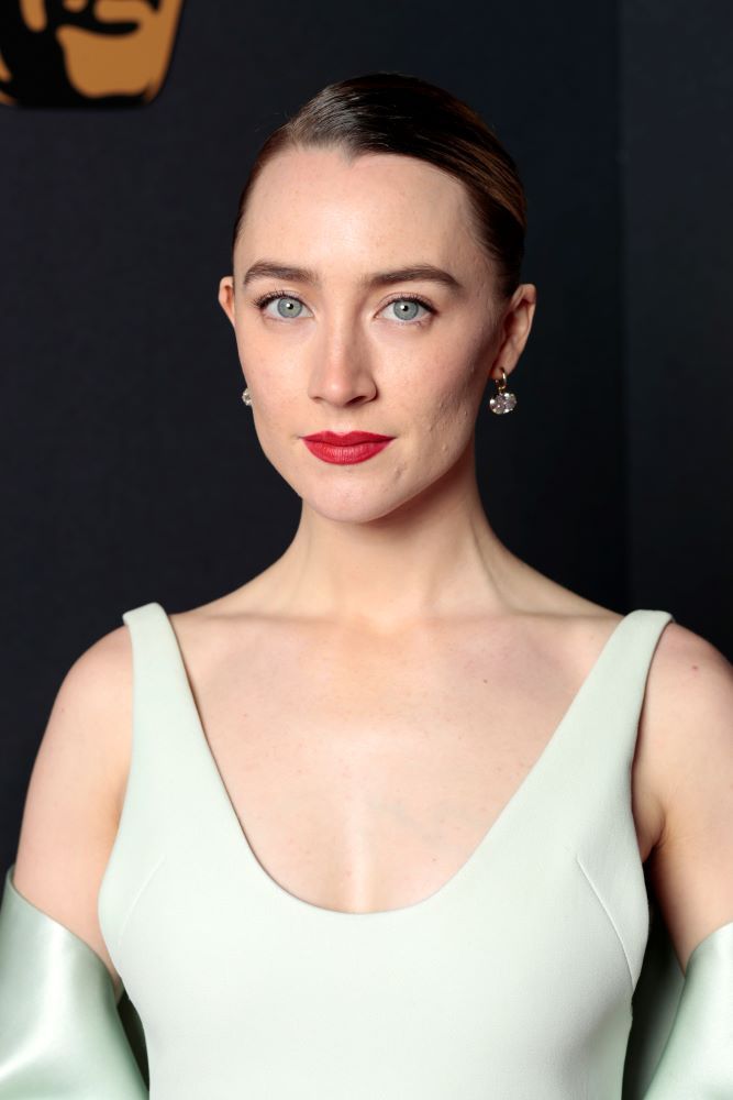 أبرز صيحات مكياج اعتمدتها النجمات في حفل جوائز البافتا 2025