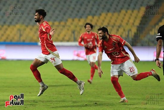 أحمد رضا يسجل رابع أهداف الأهلي في شباك الإسماعيلي.. صور