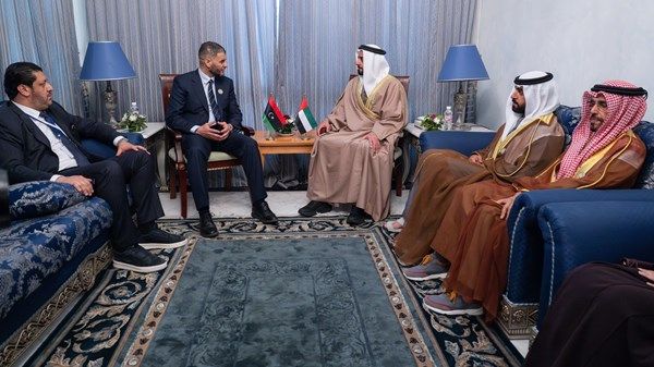 سيف بن زايد يلتقي عدداً من وزراء الداخلية ويبحث تعزيز التعاون المشترك