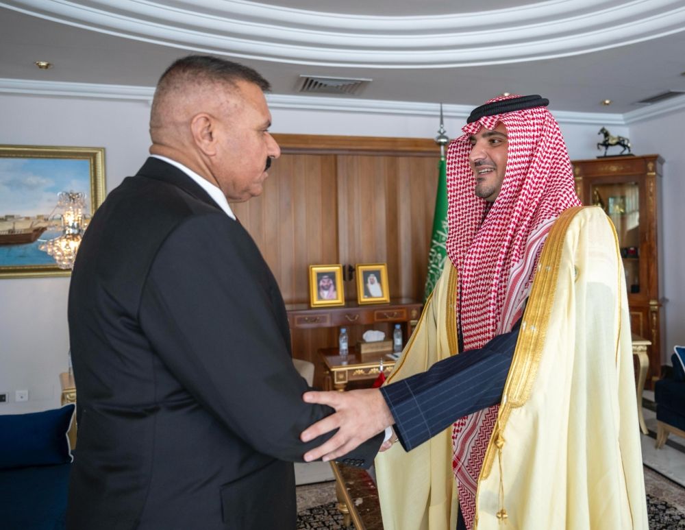 وزير الداخلية ونظيره العراقي يبحثان مسارات التعاون الأمني