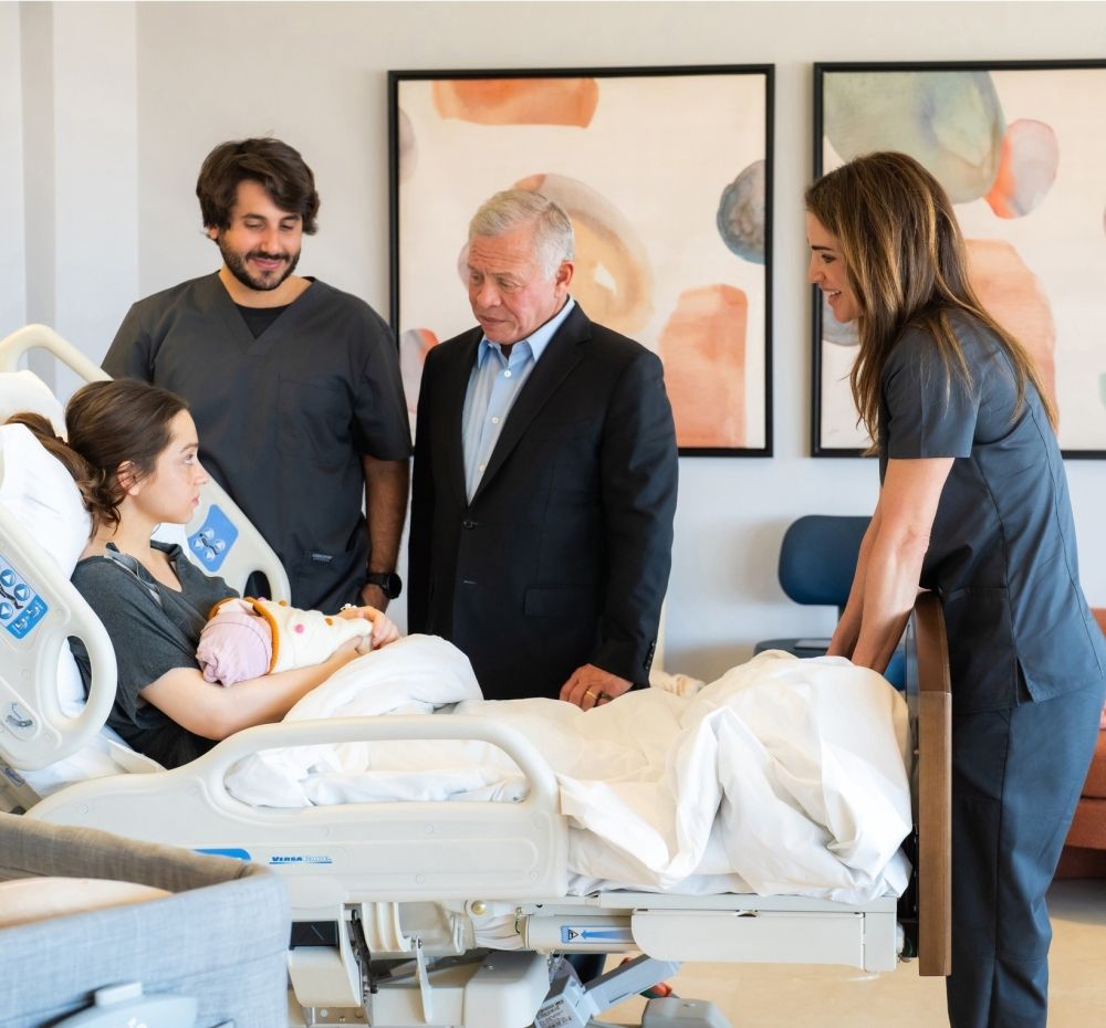 "أمينة" الحفيدة الثانية للعاهل الأردني والملكة رانيا