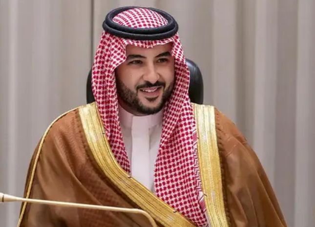 عاجل : وزير الدفاع السعودي يجتمع بنظيرة الامريكي ومصادر تكشف عن قرب عملية تحرير اليمن "تفاصيل"