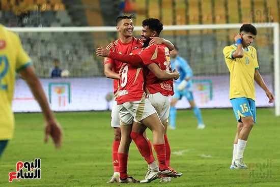 الأهلى يهزم الإسماعيلى برباعية نظيفة.. ويعود لصدارة الدورى مؤقتا.. صور