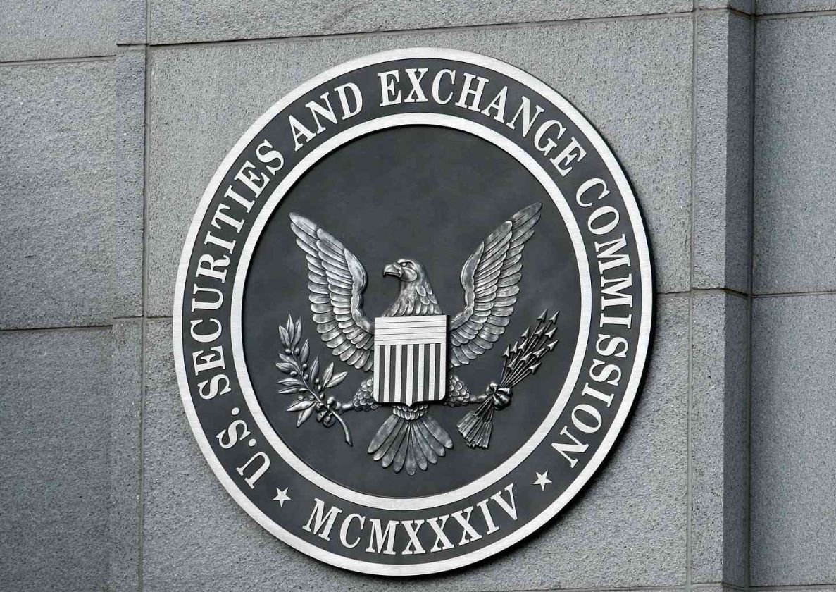 هيئة الأوراق المالية والبورصات تلمح إلى تسوية قضية كوين بيس