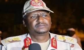 شاهد بالفيديو.. الجيش يواصل التقدم والاكتساح ويقتحم منزل قائد ثاني الدعم السريع عبد الرحيم دقلو