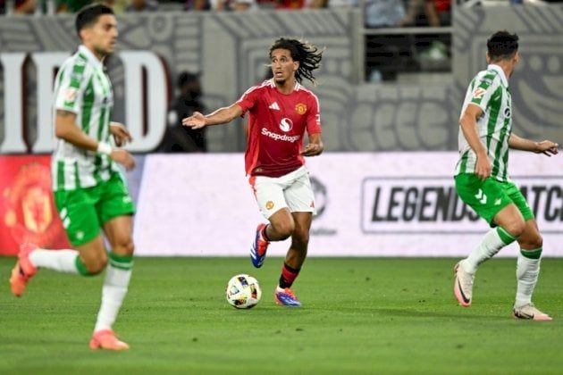 إنكلترا: التونسي المجبري يتّهم المونتينيغري أوسماييتش بتوجيه إهانات عنصرية له