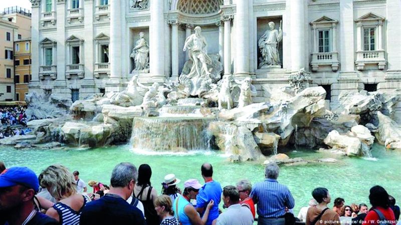 الامارات | الطين يُعكّر نوافير روما بسبب أمطار غزيرة