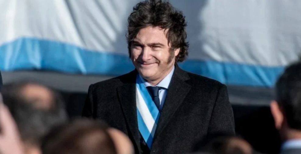 الرئيس الأرجنتيني يواجه اتهامات بالاحتيال بعد الترويج لعملة الميم “ليبرا”