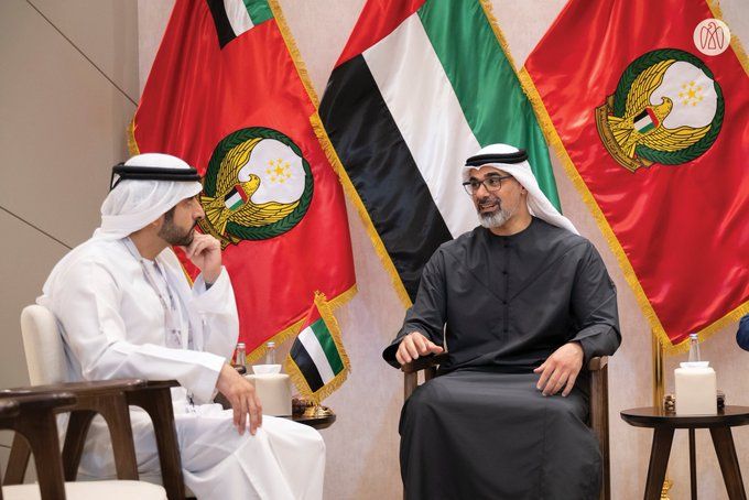 الامارات | خالد بن محمد وحمدان بن محمد يطّلعان على المنظومات الدفاعية في «آيدكس»