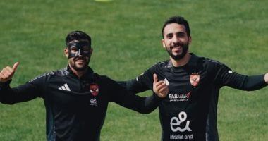 كريم فؤاد ويحيى عطية الله ينفذان البرنامج التأهيلي على هامش مران الأهلي