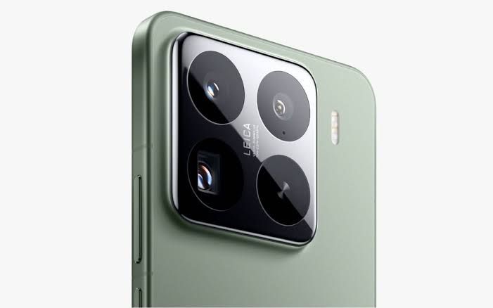 تكنولوجيا: هاتفا Xiaomi 16 Pro و 16 Ultra قد يأتيان بشاشة مسطحة 6.85 بوصة