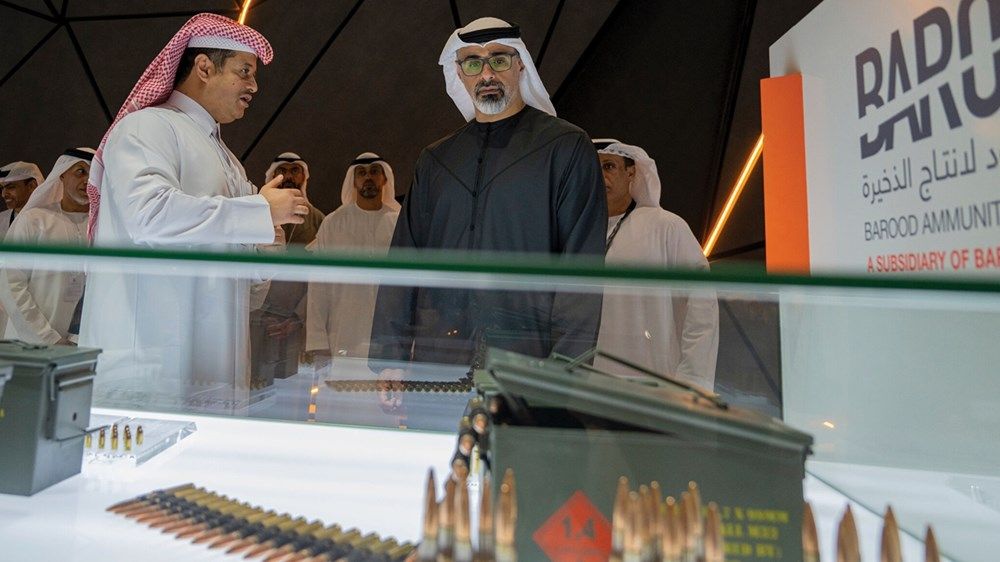 خالد بن محمد بن زايد يزور فعاليات معرض «آيدكس» 2025