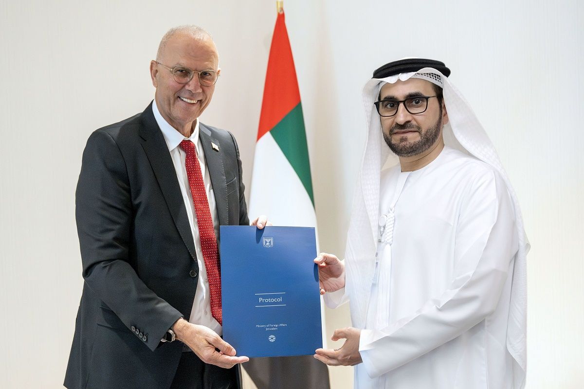 الامارات | "الخارجية" تتسلم أوراق اعتماد سفير إسرائيل الجديد