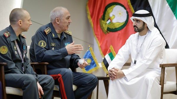 حمدان بن محمد يلتقي وزير الدفاع الكازاخستاني