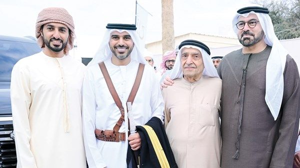 راشد بن حميد والشيوخ يحضرون أفراح الشحي والبناي