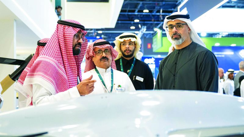 الامارات | خالد بن محمد: «آيدكس» يرسّخ مكانة الإمارات مركزاً عالمياً رائداً في الصناعات الدفاعية
