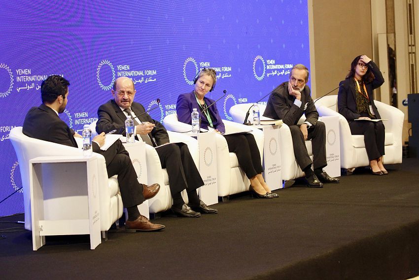 رئيس سابق يتقدم بمشروع لحل الأزمة اليمنية