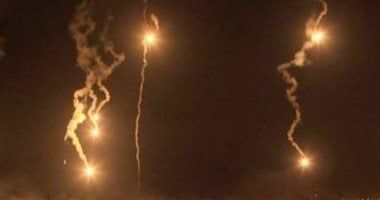 قوات الاحتلال تطلق قنابل ضوئية تجاه قطاع غزة