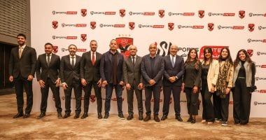 المتحدة للرياضة وشركة الأهلى يوقعان عقد رعاية معسكر الفريق في المونديال