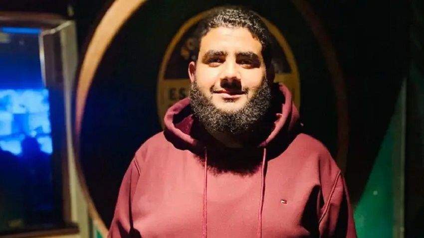 الامارات | شاب مصري ينهي حياته بتناول حبة سامة في بث مباشر