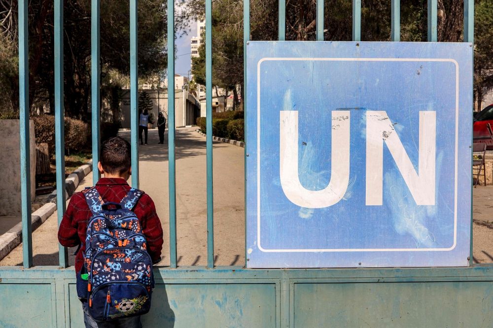 إدانة فلسطينية لاعتداءات الاحتلال الإسرائيلي على مدارس "الأونروا"