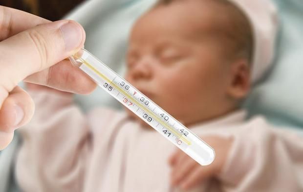 ارتفاع درجة الحرارة عند الأطفال.. امتى يكون خطر وإزاي تتعاملي معاه صح؟
