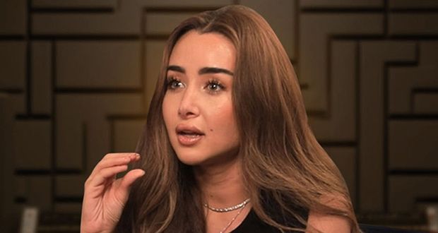 هنا الزاهد تبكي على الهواء وتكشف موقفها من المساكنة والاعتزال