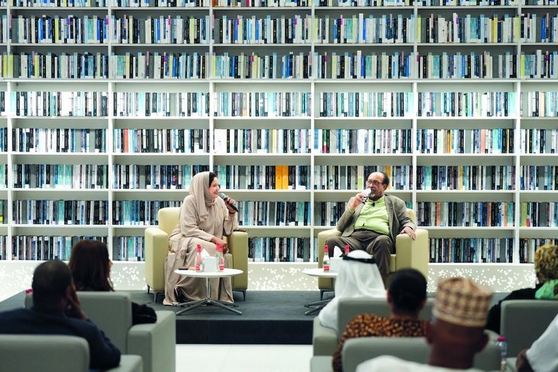 الامارات | أمير تاج السر يروي مسيرة كاتب في «حكايات بين السطور»