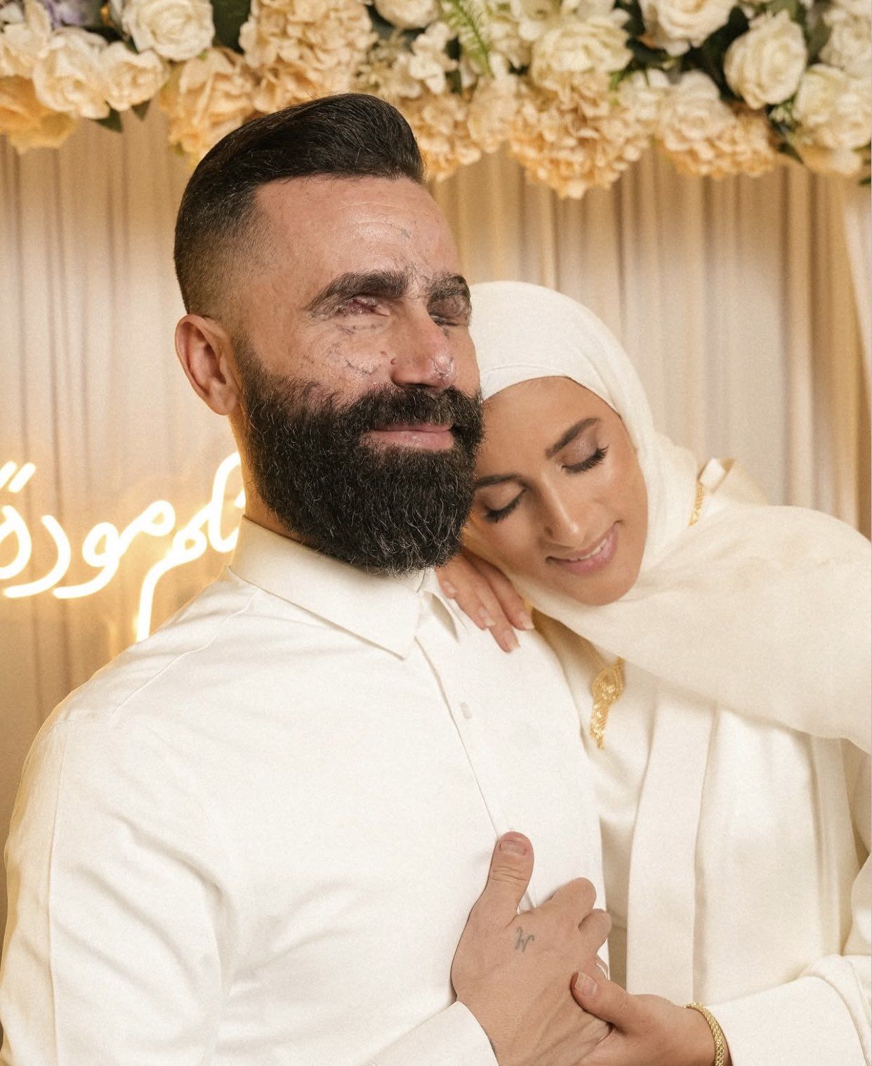 صورة لأحد عناصر حزب الله تثير الجدل في لبنان