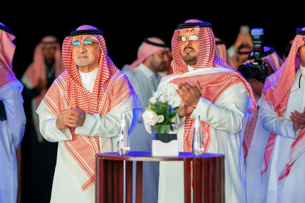 شاهد| بعروض الدرونز.. تدشين الهوية الجديدة لموسم جدة