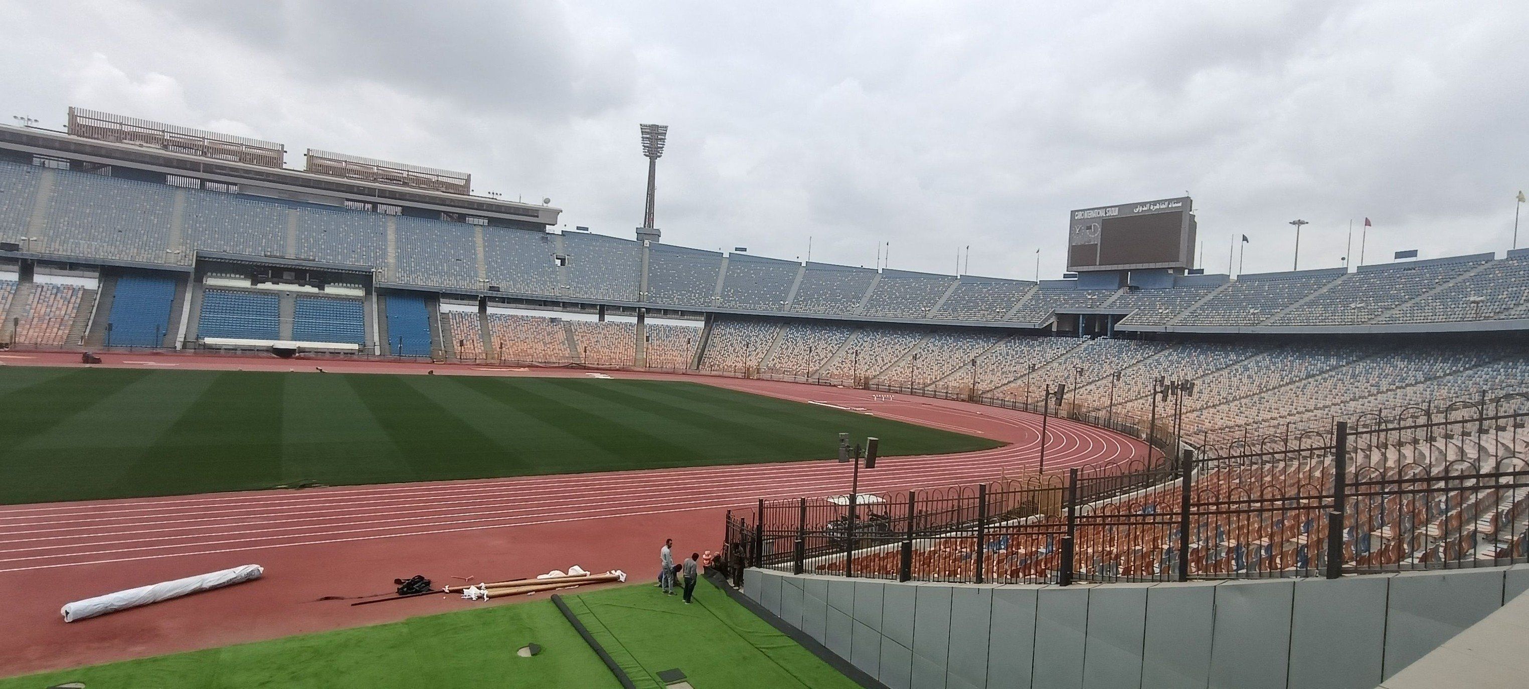 شاهد.. استاد القاهرة الدولى يستعد لاستقبال قمة الأهلى والزمالك