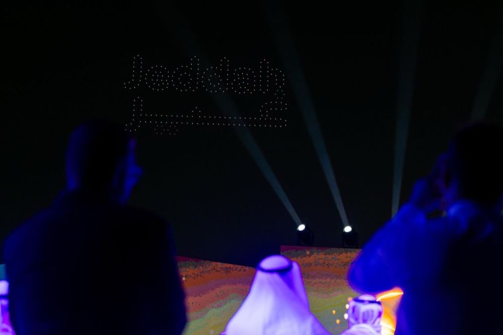 شاهد| بعروض الدرونز.. تدشين الهوية الجديدة لموسم جدة