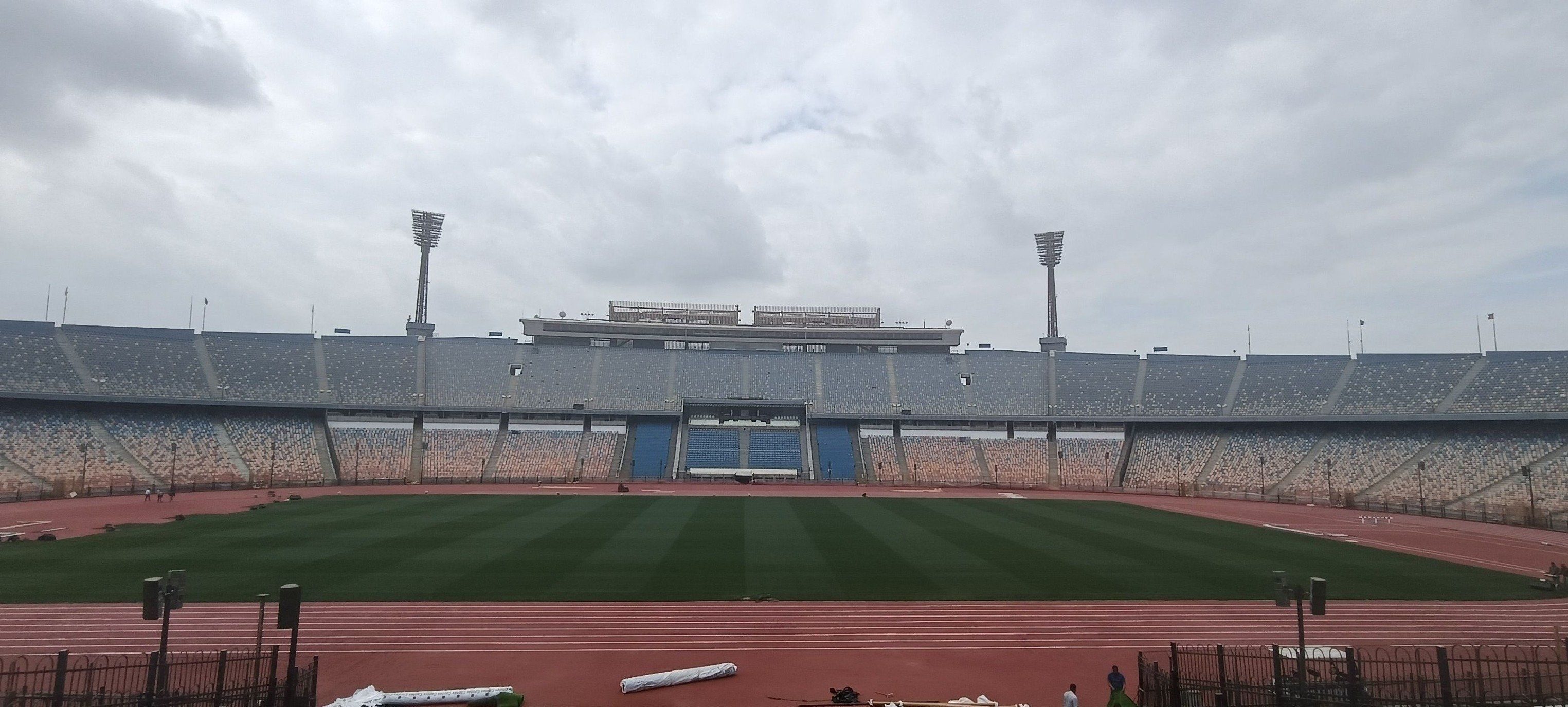 شاهد.. استاد القاهرة الدولى يستعد لاستقبال قمة الأهلى والزمالك