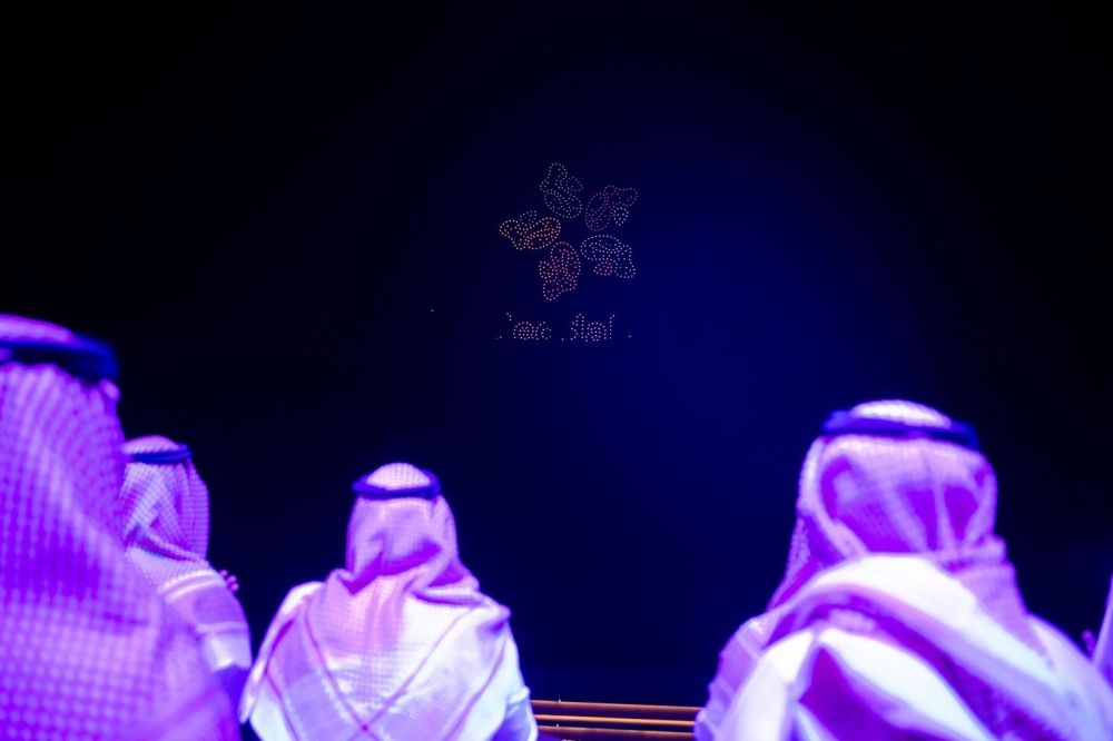 شاهد| بعروض الدرونز.. تدشين الهوية الجديدة لموسم جدة