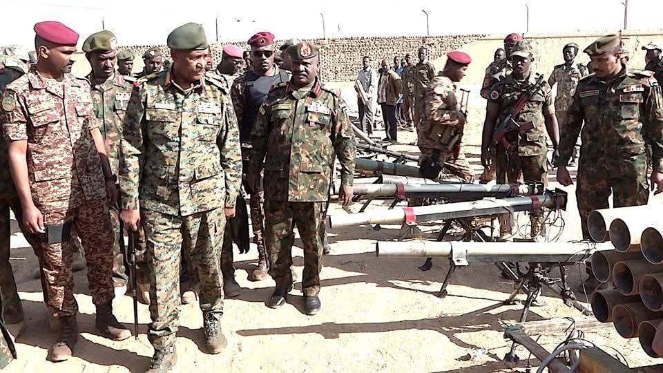 رئيس مجلس السيادة القائد العام للقوات المسلحة يصل ولاية نهر النيل ويتفقد الفرقة الثالثة مشاة