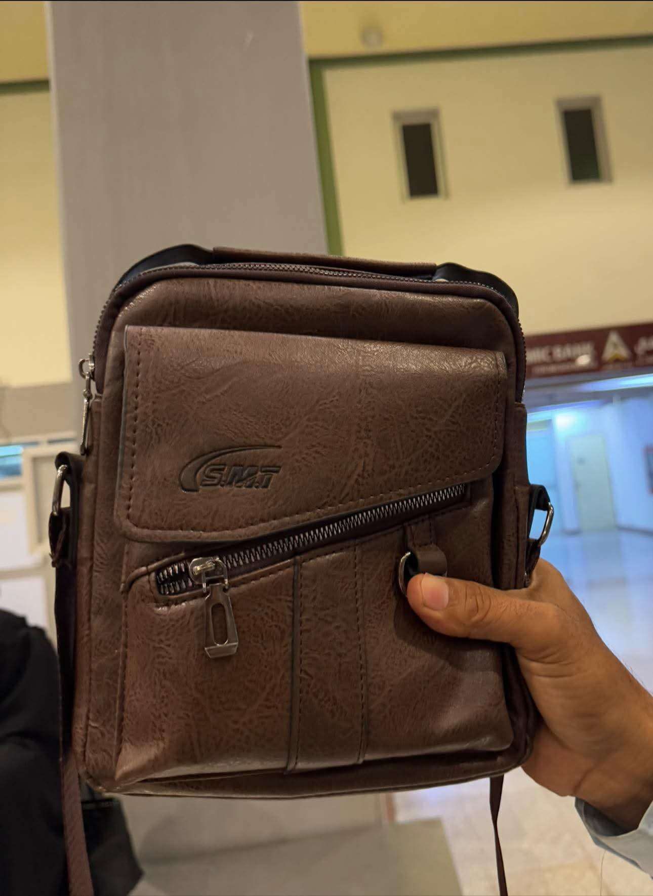 لن تصدق مابداخلها...مطار عدن يعلن العثور على حقيبة