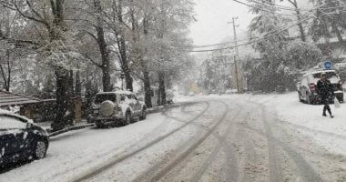 لبنان يحذر مواطنيه من عاصفة "آدم"