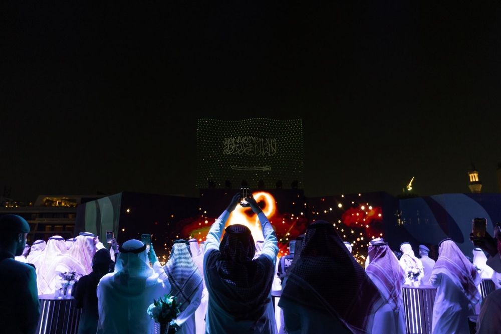 شاهد| بعروض الدرونز.. تدشين الهوية الجديدة لموسم جدة