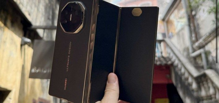 تكنولوجيا: مستخدمي Huawei Mate XT يحصلون على استبدال شاشة مجاني خلال السنة الأولى