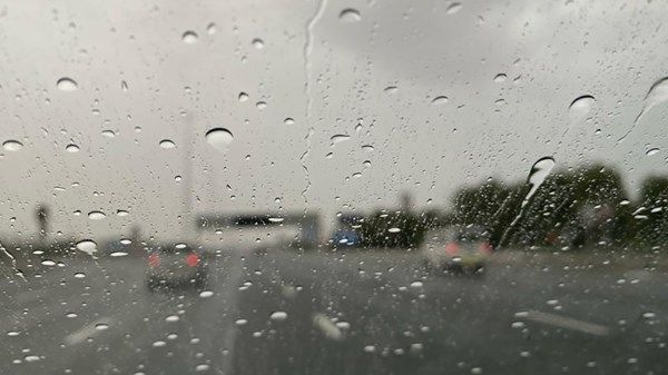 أمطار الخير على مناطق بالدولة