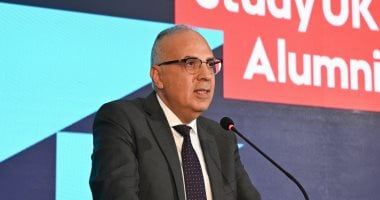 وزير الرى يشارك فى احتفالية تسليم جوائز خريجى الدراسة فى المملكة المتحدة