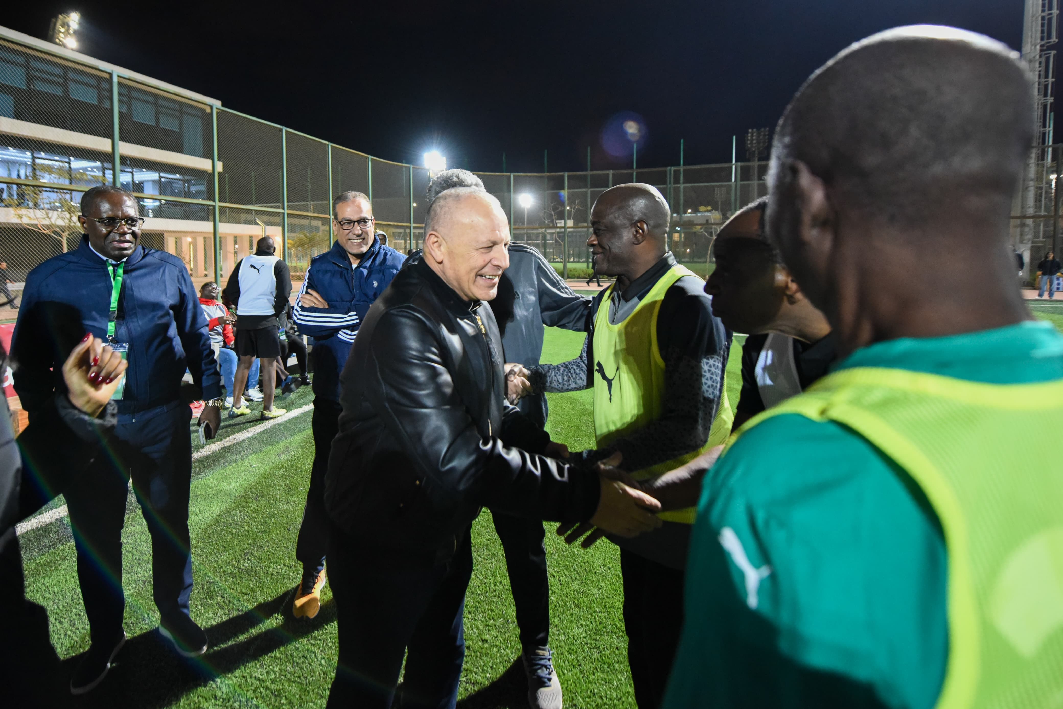 أبو ريدة وعزام يستقبلان سكرتيري عموم الاتحادات الأفريقية بمركز المنتخبات الوطنية