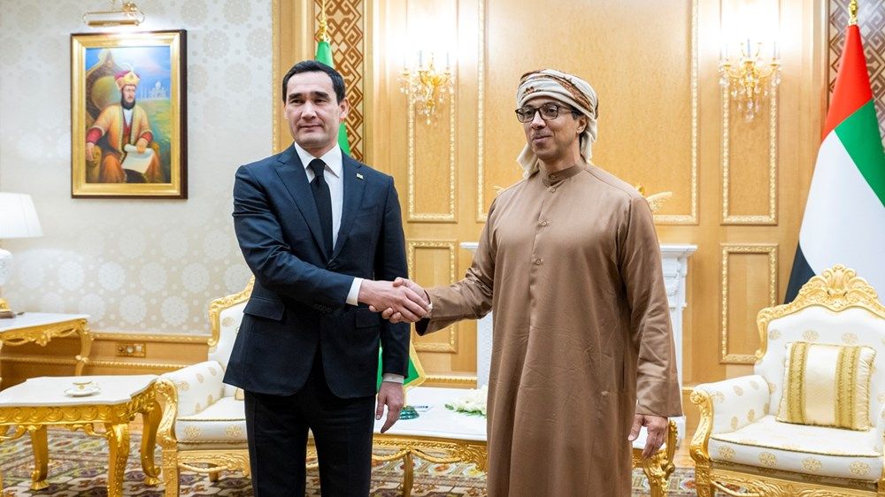 منصور بن زايد يلتقي رئيس تركمانستان في عشق آباد