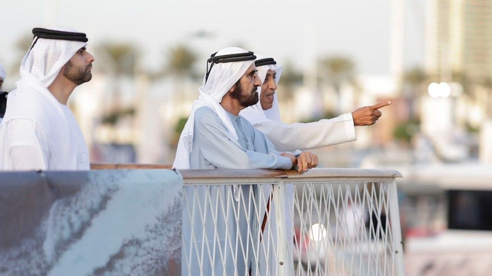 محمد بن راشد يزور معرض دبي العالمي للقوارب 2025