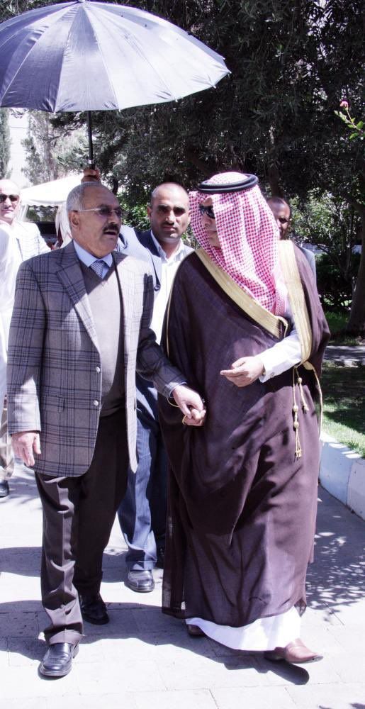 صحفي يكشف عن كواليس حياة الرئيس صالح بعد دخول جماعة الحوثي صنعاء