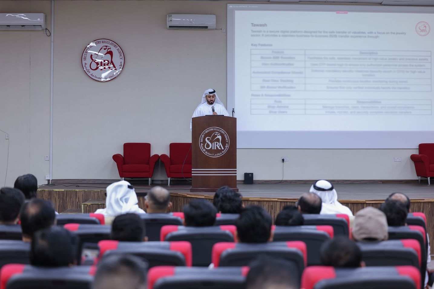 الامارات | إطلاق نظام "طواش" لتنظيم عمليات نقل الذهب في دبي