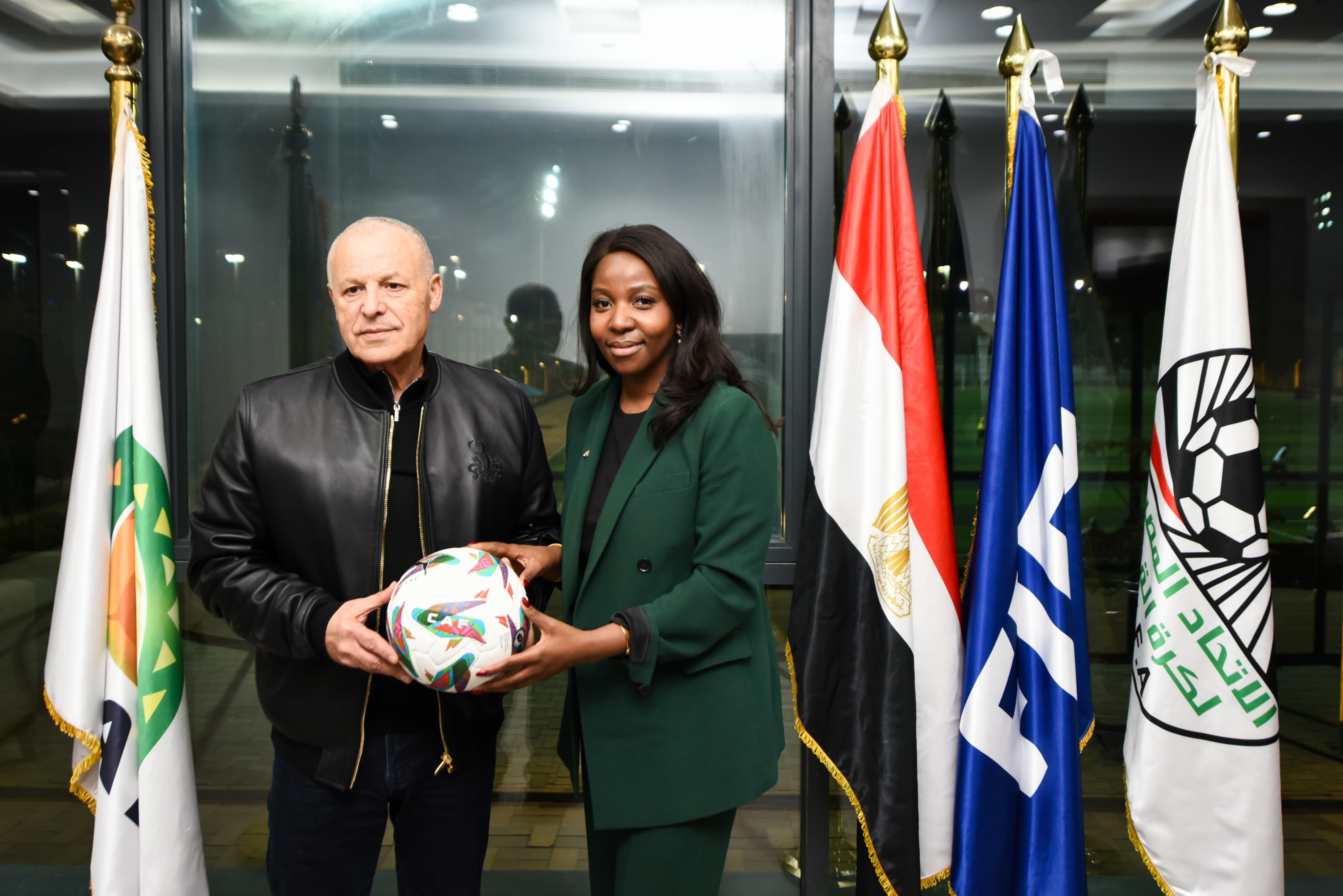 أبو ريدة وعزام يستقبلان سكرتيري عموم الاتحادات الأفريقية بمركز المنتخبات الوطنية